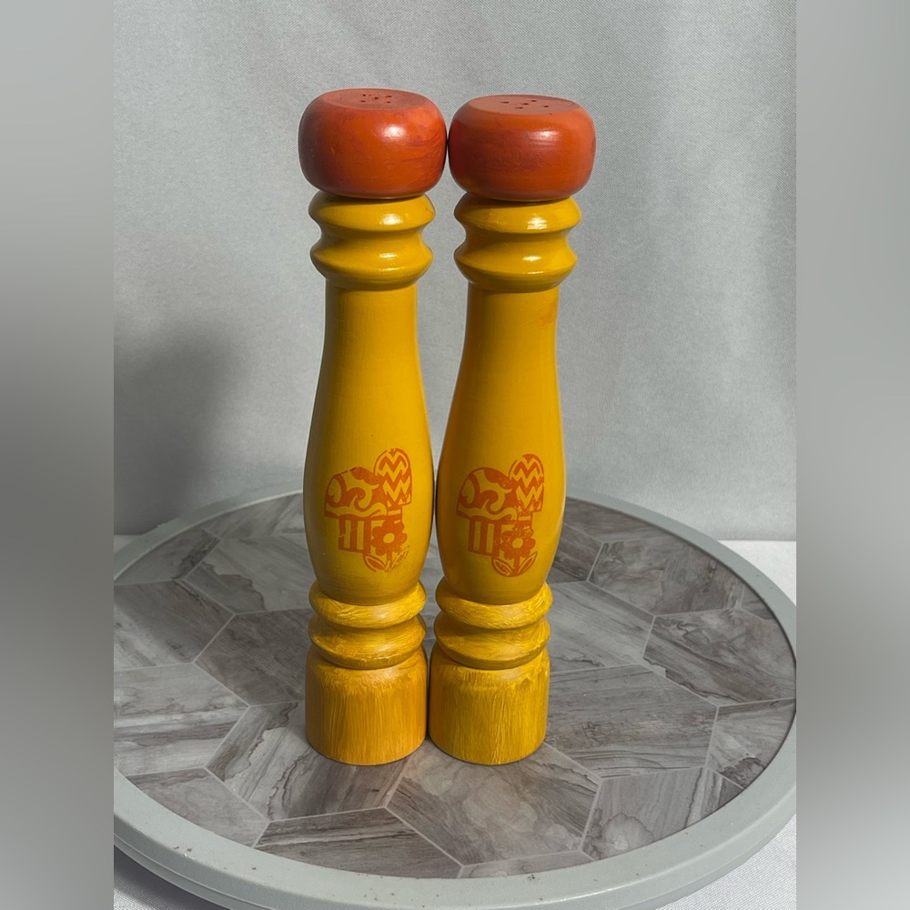 Source Unknown Yellow and Orange Decor Accents